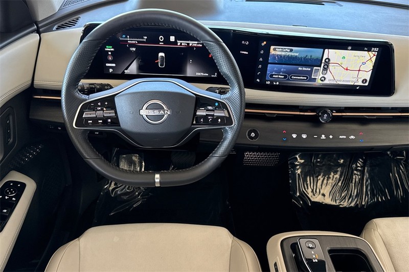 Nissan ARIYA Vehicle Full-screen Gallery Image 14