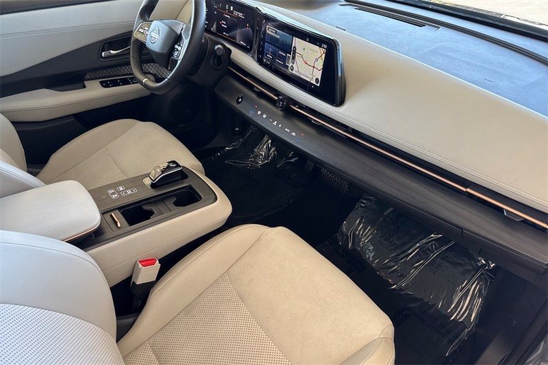 Nissan ARIYA Vehicle Full-screen Gallery Image 15