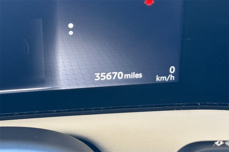 Nissan ARIYA Vehicle Full-screen Gallery Image 25