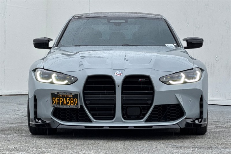 BMW M3 Vehicle Full-screen Gallery Image 09