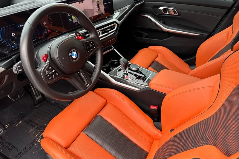 BMW M3 Vehicle Full-screen Gallery Image 10
