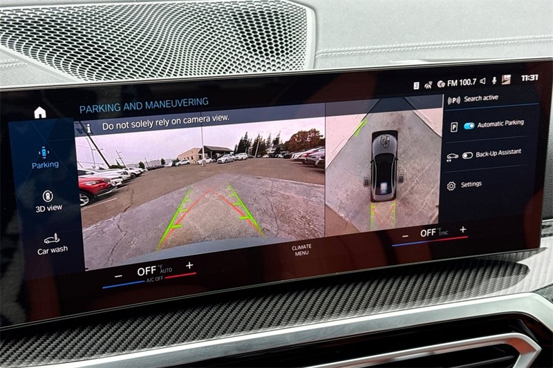 BMW M3 Vehicle Full-screen Gallery Image 19