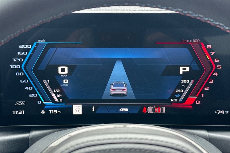 BMW M3 Vehicle Full-screen Gallery Image 24