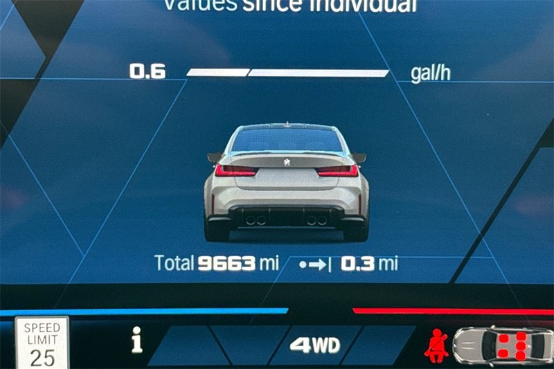 BMW M3 Vehicle Full-screen Gallery Image 25