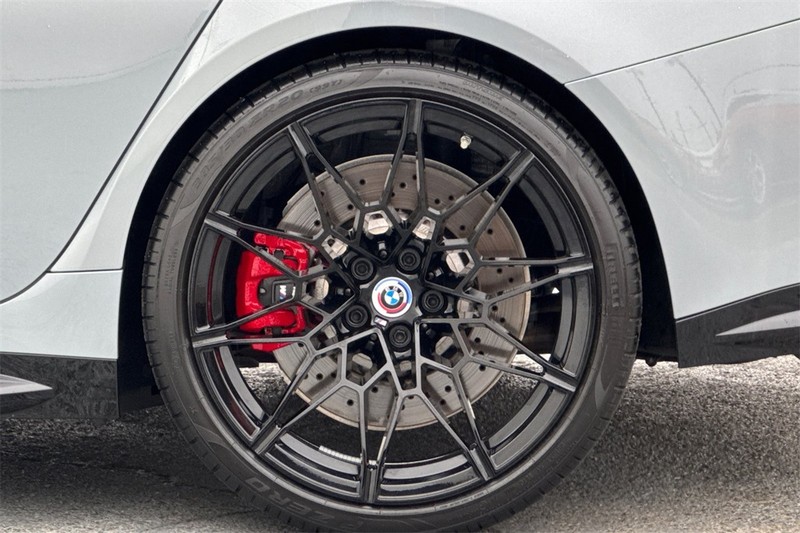 BMW M3 Vehicle Full-screen Gallery Image 26