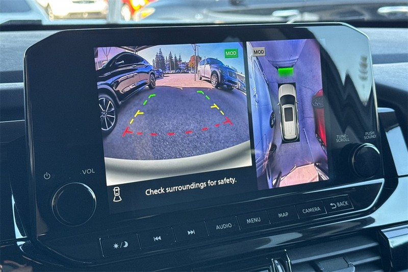 Nissan Pathfinder Vehicle Full-screen Gallery Image 19