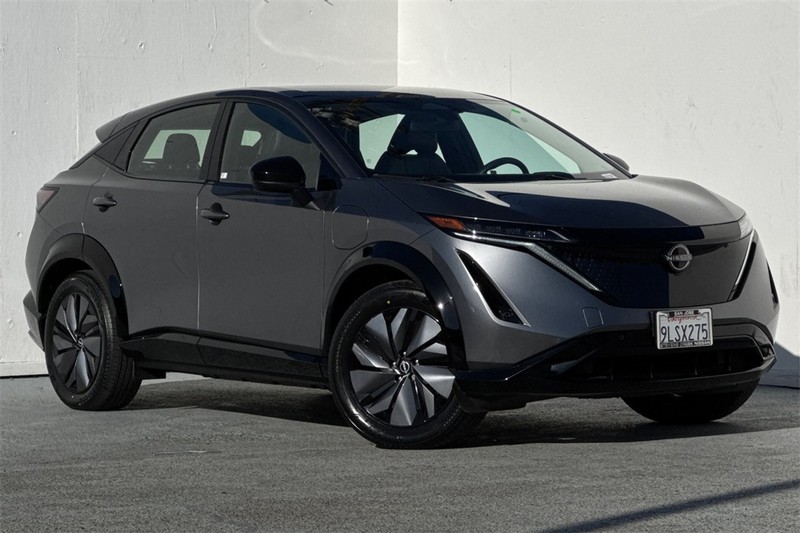 Nissan ARIYA Vehicle Full-screen Gallery Image 02