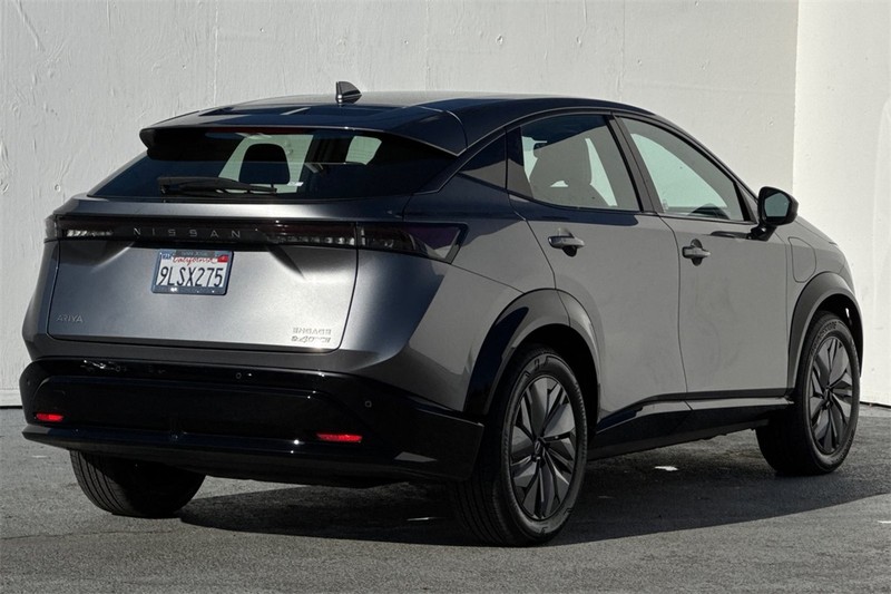 Nissan ARIYA Vehicle Full-screen Gallery Image 04