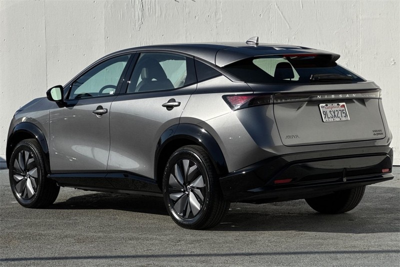 Nissan ARIYA Vehicle Full-screen Gallery Image 06