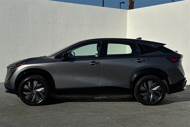 Nissan ARIYA Vehicle Full-screen Gallery Image 07