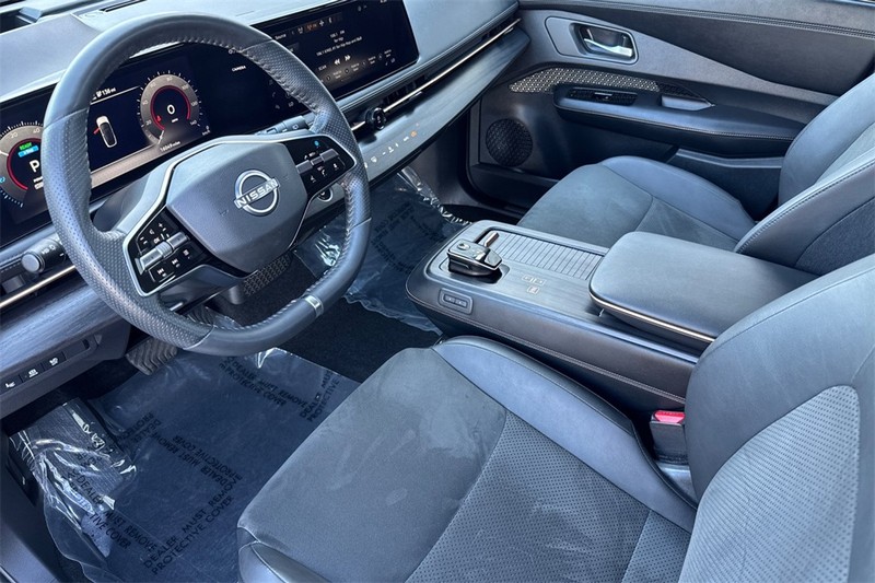 Nissan ARIYA Vehicle Full-screen Gallery Image 10