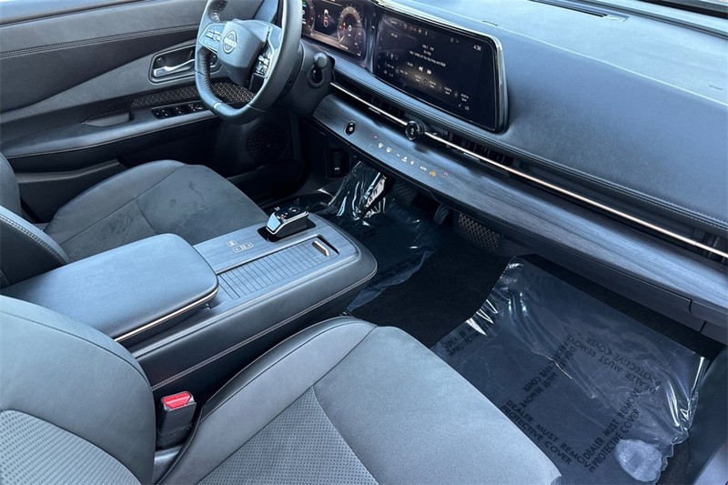 Nissan ARIYA Vehicle Full-screen Gallery Image 15