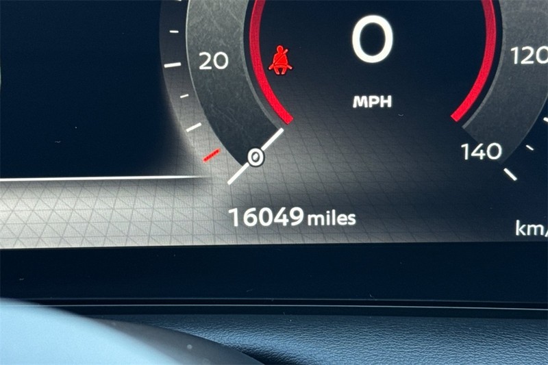 Nissan ARIYA Vehicle Full-screen Gallery Image 24