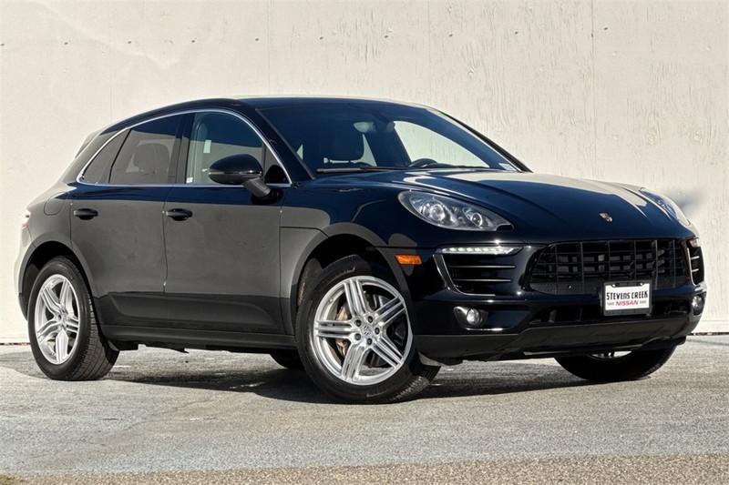 Porsche Macan Vehicle Full-screen Gallery Image 02