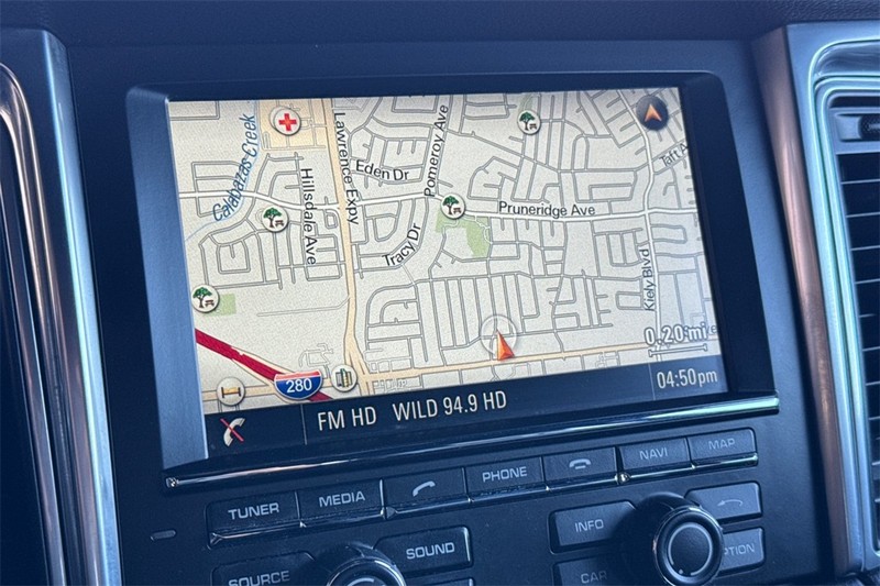 Porsche Macan Vehicle Full-screen Gallery Image 18