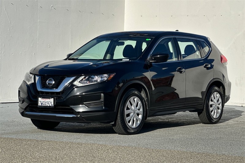 Nissan Rogue Vehicle Full-screen Gallery Image 08