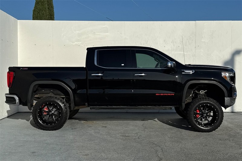 GMC Sierra 1500 Vehicle Full-screen Gallery Image 03