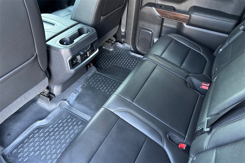 GMC Sierra 1500 Vehicle Full-screen Gallery Image 12