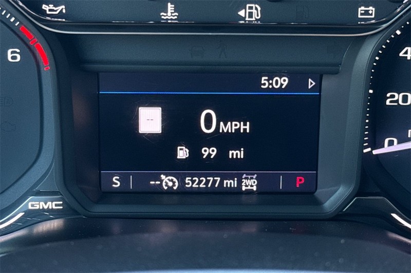 GMC Sierra 1500 Vehicle Full-screen Gallery Image 24