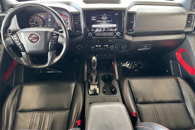 Nissan Frontier Vehicle Full-screen Gallery Image 13