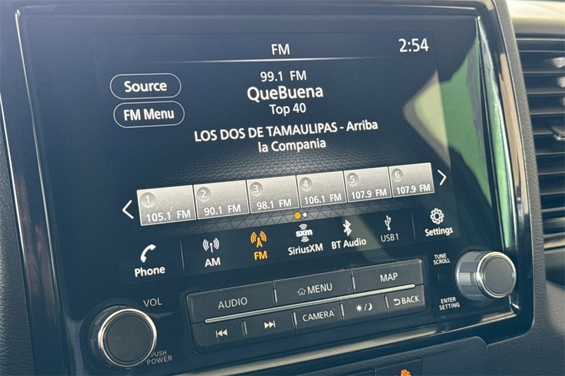 Nissan Frontier Vehicle Full-screen Gallery Image 17