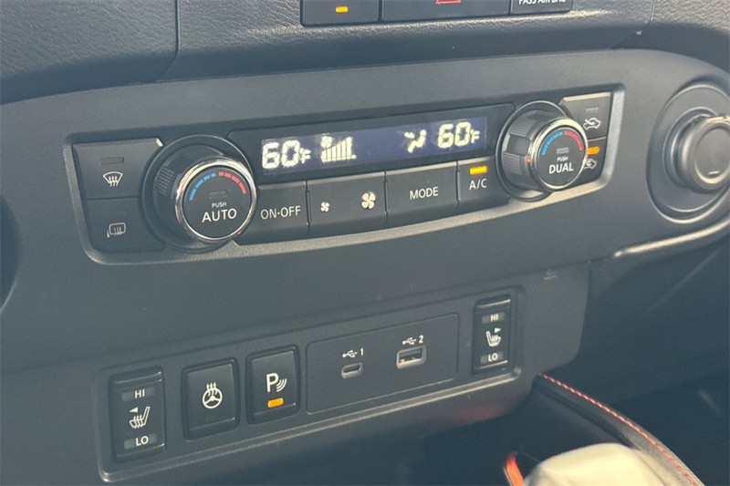 Nissan Frontier Vehicle Full-screen Gallery Image 20