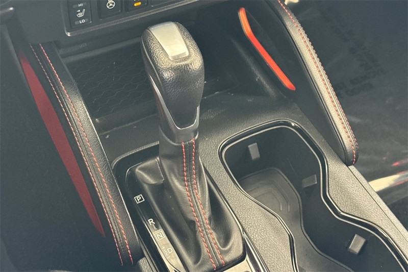 Nissan Frontier Vehicle Full-screen Gallery Image 21