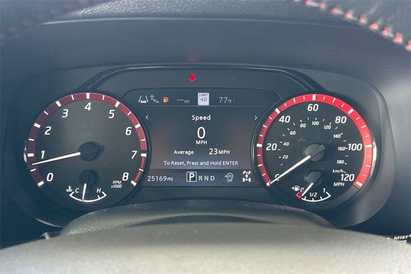 Nissan Frontier Vehicle Full-screen Gallery Image 24