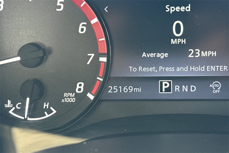 Nissan Frontier Vehicle Full-screen Gallery Image 25