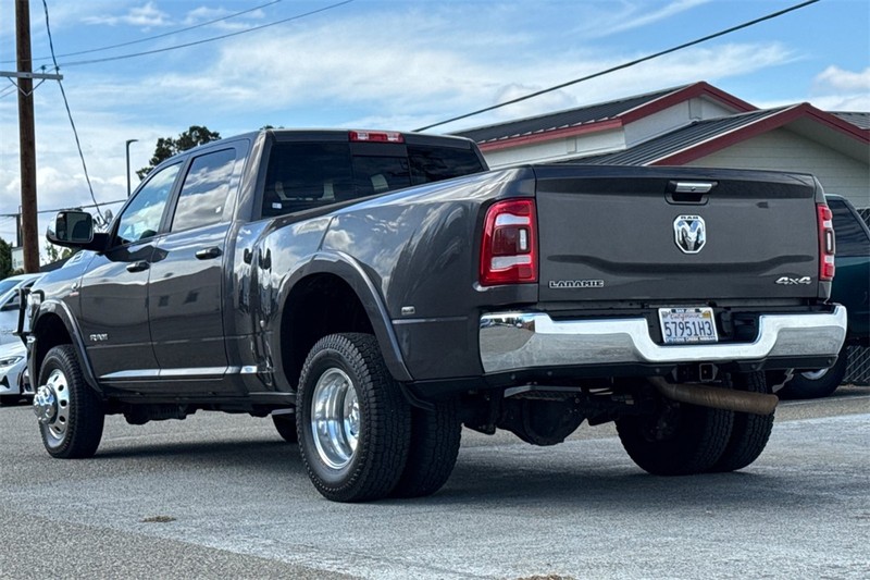 Ram 3500 Vehicle Full-screen Gallery Image 06