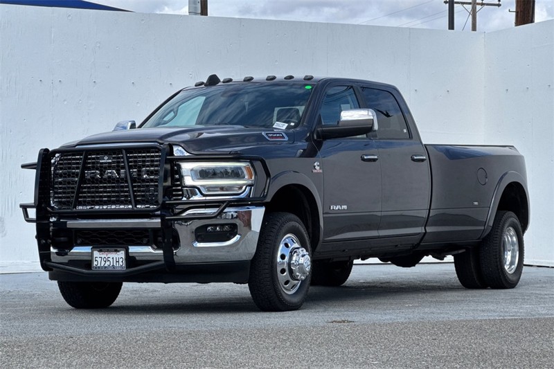 Ram 3500 Vehicle Full-screen Gallery Image 08