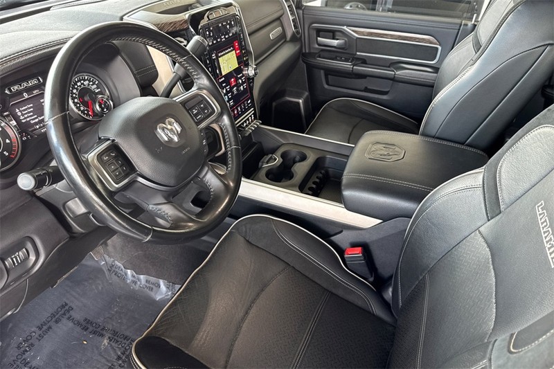 Ram 3500 Vehicle Full-screen Gallery Image 10