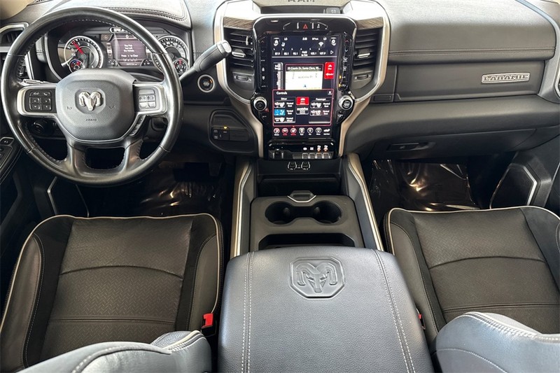 Ram 3500 Vehicle Full-screen Gallery Image 13