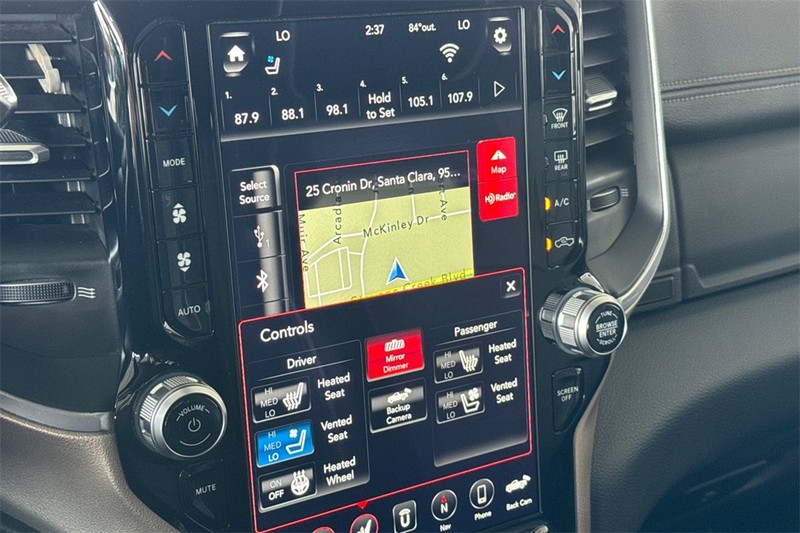 Ram 3500 Vehicle Full-screen Gallery Image 20