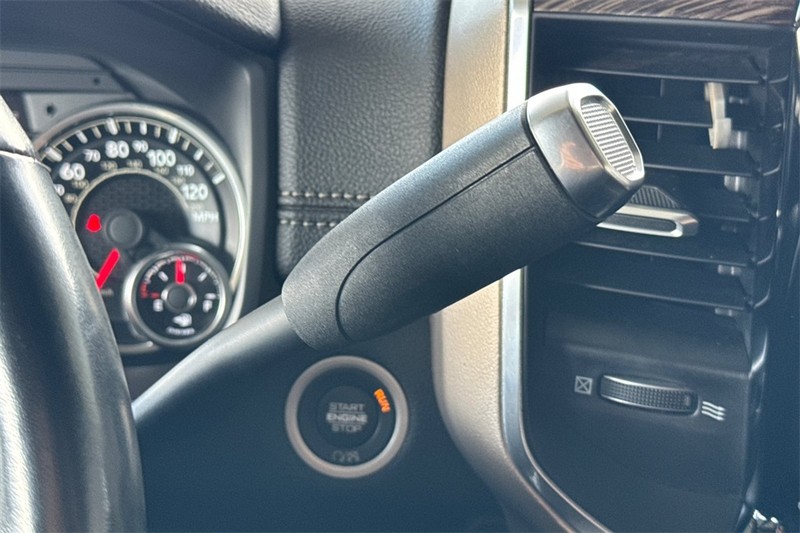 Ram 3500 Vehicle Full-screen Gallery Image 21