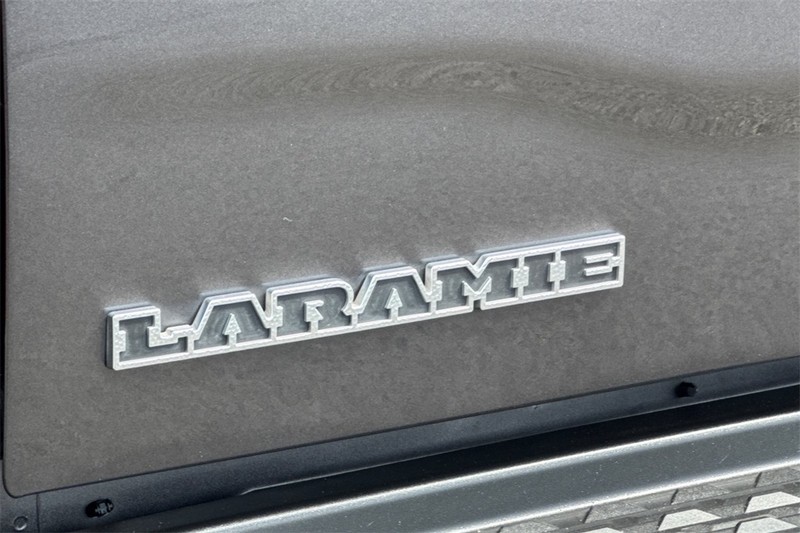 Ram 3500 Vehicle Full-screen Gallery Image 27