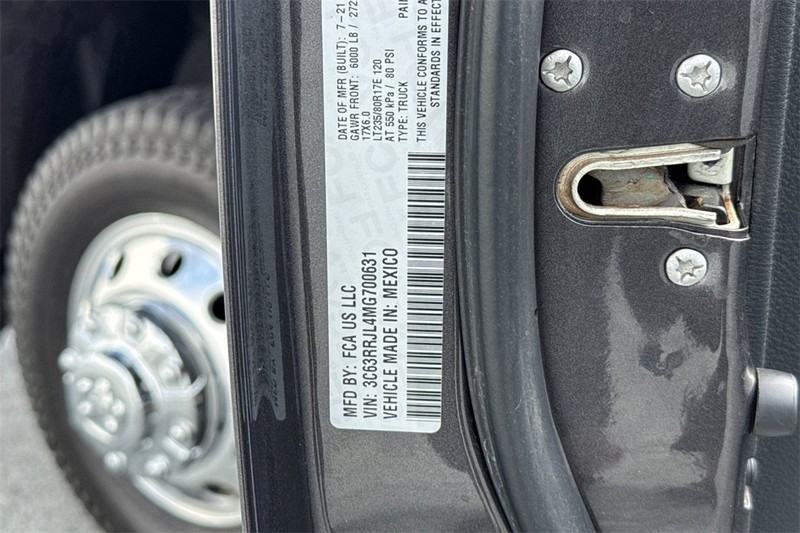 Ram 3500 Vehicle Full-screen Gallery Image 28