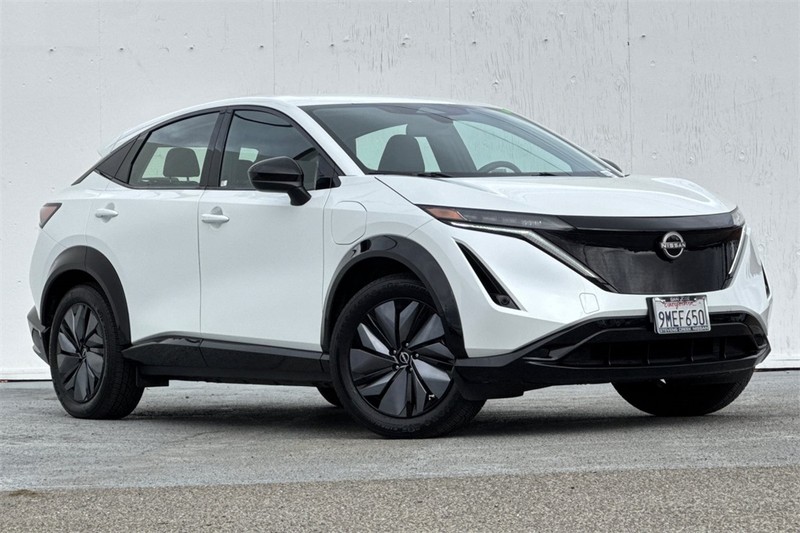 Nissan ARIYA Vehicle Full-screen Gallery Image 02