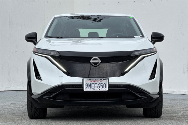 Nissan ARIYA Vehicle Full-screen Gallery Image 09