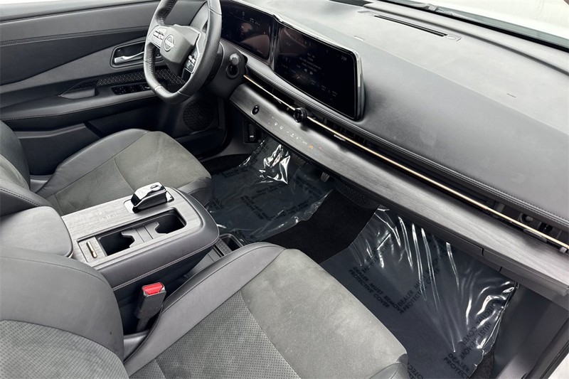 Nissan ARIYA Vehicle Full-screen Gallery Image 15