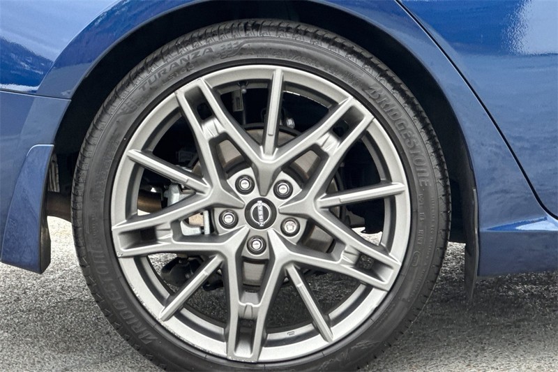 Nissan Altima Vehicle Full-screen Gallery Image 27