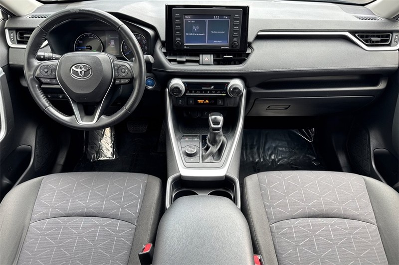 Toyota RAV4 Hybrid Vehicle Full-screen Gallery Image 13