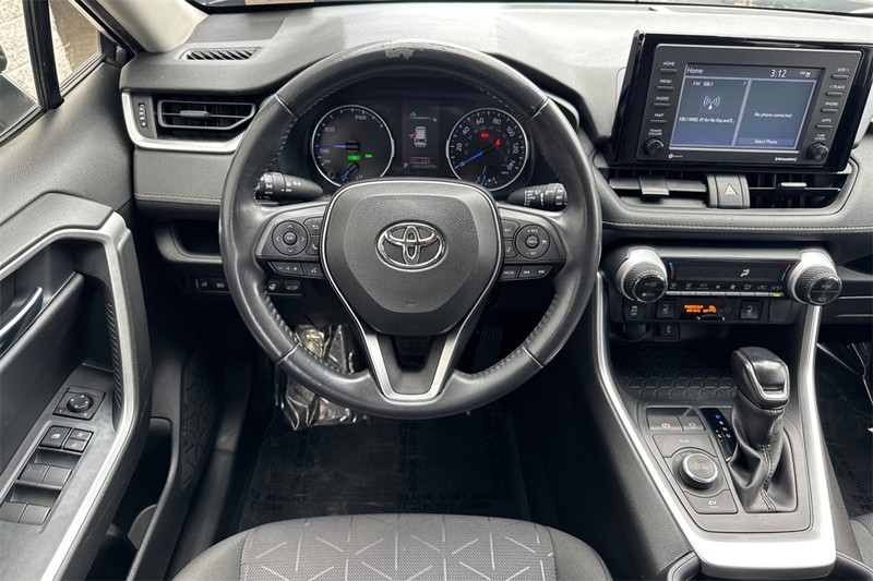 Toyota RAV4 Hybrid Vehicle Full-screen Gallery Image 14