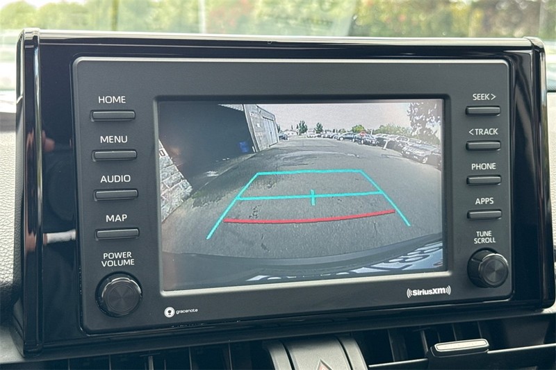 Toyota RAV4 Hybrid Vehicle Full-screen Gallery Image 18