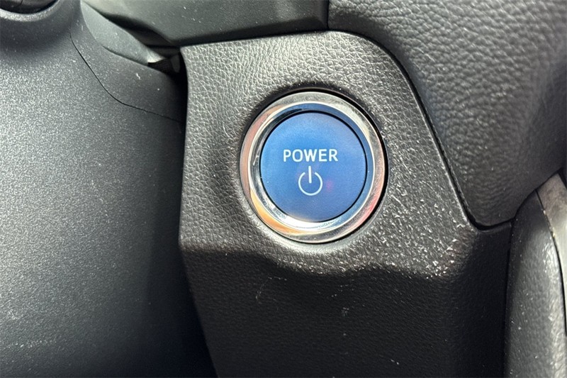 Toyota RAV4 Hybrid Vehicle Full-screen Gallery Image 21
