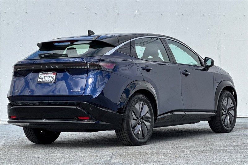 Nissan Ariya Vehicle Full-screen Gallery Image 04