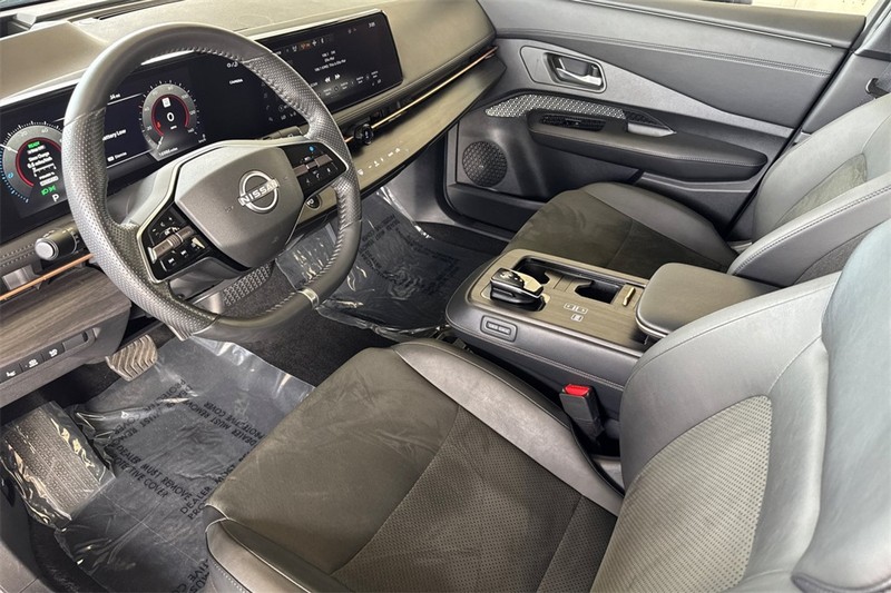 Nissan Ariya Vehicle Full-screen Gallery Image 10