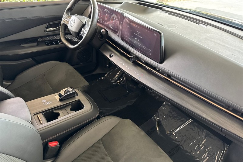 Nissan Ariya Vehicle Full-screen Gallery Image 15