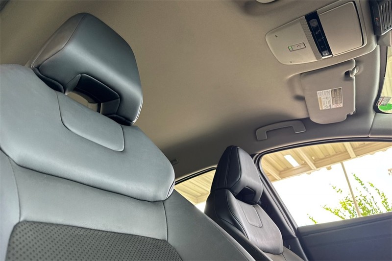 Nissan Ariya Vehicle Full-screen Gallery Image 16