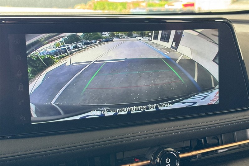 Nissan Ariya Vehicle Full-screen Gallery Image 19